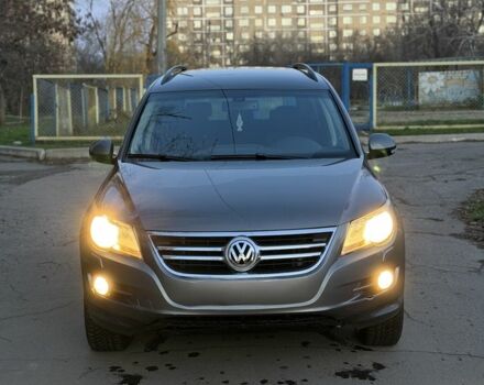 Серый Фольксваген Тигуан, объемом двигателя 2 л и пробегом 260 тыс. км за 5900 $, фото 6 на Automoto.ua