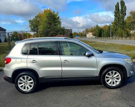 Сірий Фольксваген Тігуан, об'ємом двигуна 2 л та пробігом 232 тис. км за 9700 $, фото 1 на Automoto.ua