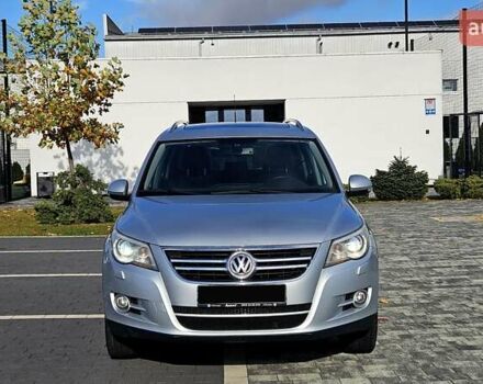 Серый Фольксваген Тигуан, объемом двигателя 2 л и пробегом 330 тыс. км за 9999 $, фото 1 на Automoto.ua