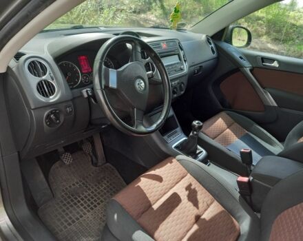 Серый Фольксваген Тигуан, объемом двигателя 1.4 л и пробегом 185 тыс. км за 9200 $, фото 12 на Automoto.ua