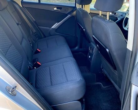 Серый Фольксваген Тигуан, объемом двигателя 2 л и пробегом 185 тыс. км за 9200 $, фото 7 на Automoto.ua