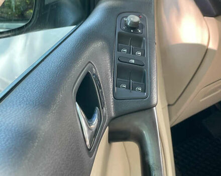 Серый Фольксваген Тигуан, объемом двигателя 2 л и пробегом 155 тыс. км за 10500 $, фото 14 на Automoto.ua