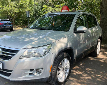 Серый Фольксваген Тигуан, объемом двигателя 2 л и пробегом 155 тыс. км за 10500 $, фото 23 на Automoto.ua