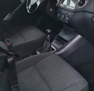 Серый Фольксваген Тигуан, объемом двигателя 1.98 л и пробегом 140 тыс. км за 8700 $, фото 21 на Automoto.ua