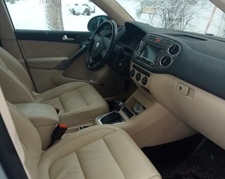 Серый Фольксваген Тигуан, объемом двигателя 2 л и пробегом 202 тыс. км за 11000 $, фото 4 на Automoto.ua