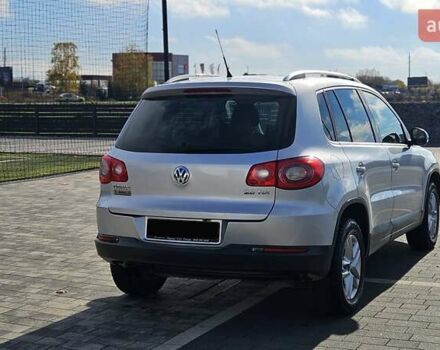 Серый Фольксваген Тигуан, объемом двигателя 2 л и пробегом 330 тыс. км за 9999 $, фото 9 на Automoto.ua