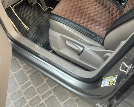 Серый Фольксваген Тигуан, объемом двигателя 2 л и пробегом 197 тыс. км за 9500 $, фото 27 на Automoto.ua