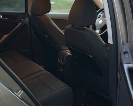 Серый Фольксваген Тигуан, объемом двигателя 2 л и пробегом 260 тыс. км за 5900 $, фото 10 на Automoto.ua