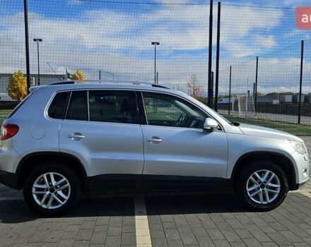 Серый Фольксваген Тигуан, объемом двигателя 2 л и пробегом 330 тыс. км за 9999 $, фото 11 на Automoto.ua
