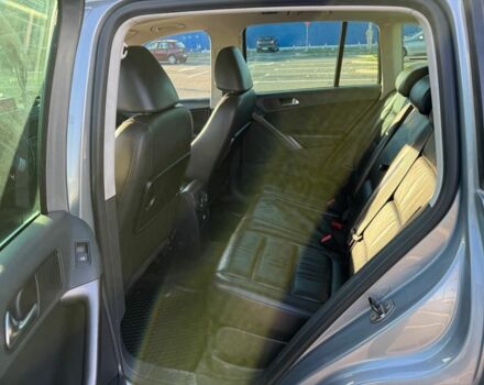 Серый Фольксваген Тигуан, объемом двигателя 2 л и пробегом 244 тыс. км за 14000 $, фото 5 на Automoto.ua