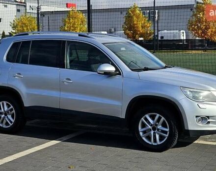 Серый Фольксваген Тигуан, объемом двигателя 2 л и пробегом 330 тыс. км за 9999 $, фото 12 на Automoto.ua