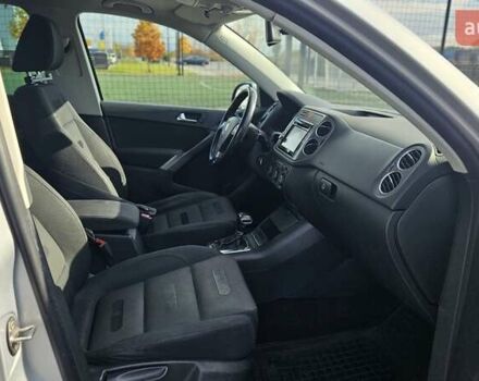 Серый Фольксваген Тигуан, объемом двигателя 2 л и пробегом 330 тыс. км за 9999 $, фото 32 на Automoto.ua