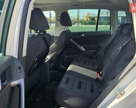 Серый Фольксваген Тигуан, объемом двигателя 2 л и пробегом 330 тыс. км за 9999 $, фото 25 на Automoto.ua