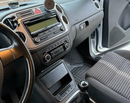 Серый Фольксваген Тигуан, объемом двигателя 1.4 л и пробегом 165 тыс. км за 9700 $, фото 26 на Automoto.ua