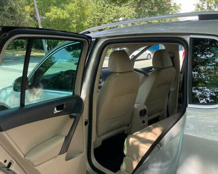 Серый Фольксваген Тигуан, объемом двигателя 2 л и пробегом 155 тыс. км за 10500 $, фото 8 на Automoto.ua