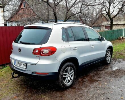 Серый Фольксваген Тигуан, объемом двигателя 1.4 л и пробегом 249 тыс. км за 8800 $, фото 3 на Automoto.ua