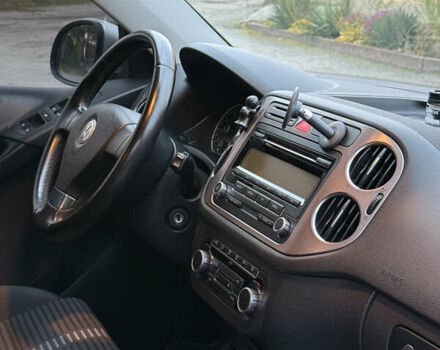 Серый Фольксваген Тигуан, объемом двигателя 1.4 л и пробегом 165 тыс. км за 9700 $, фото 27 на Automoto.ua