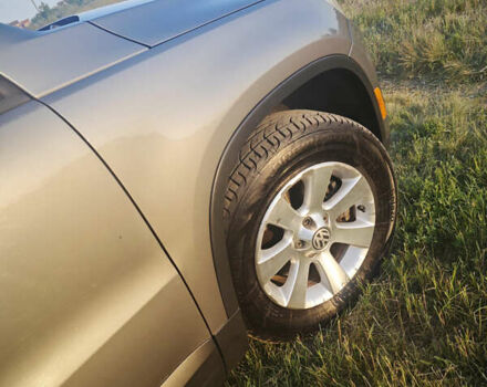 Серый Фольксваген Тигуан, объемом двигателя 2 л и пробегом 197 тыс. км за 9500 $, фото 13 на Automoto.ua