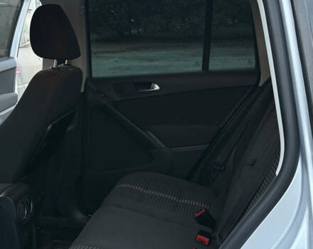 Серый Фольксваген Тигуан, объемом двигателя 1.4 л и пробегом 165 тыс. км за 9700 $, фото 22 на Automoto.ua