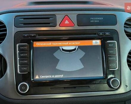 Серый Фольксваген Тигуан, объемом двигателя 2 л и пробегом 112 тыс. км за 10500 $, фото 21 на Automoto.ua