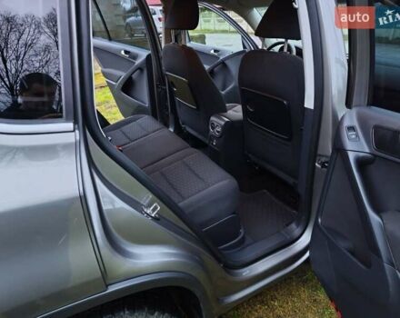 Сірий Фольксваген Тігуан, об'ємом двигуна 2 л та пробігом 115 тис. км за 11200 $, фото 11 на Automoto.ua