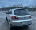 Сірий Фольксваген Тігуан, об'ємом двигуна 2 л та пробігом 300 тис. км за 9000 $, фото 4 на Automoto.ua
