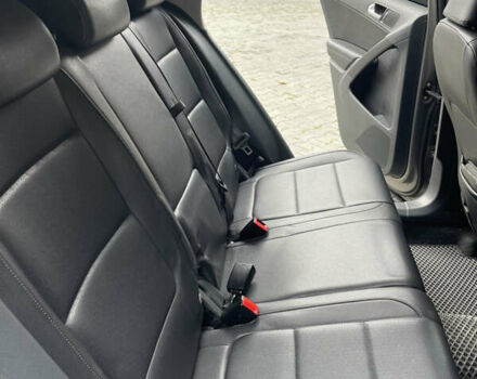 Сірий Фольксваген Тігуан, об'ємом двигуна 1.98 л та пробігом 250 тис. км за 9999 $, фото 7 на Automoto.ua