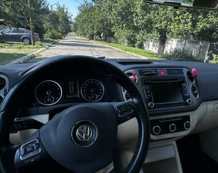 Сірий Фольксваген Тігуан, об'ємом двигуна 2 л та пробігом 290 тис. км за 9900 $, фото 12 на Automoto.ua