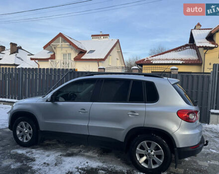 Сірий Фольксваген Тігуан, об'ємом двигуна 2 л та пробігом 157 тис. км за 9900 $, фото 9 на Automoto.ua