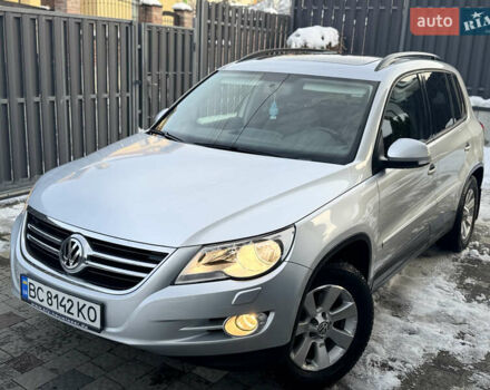 Сірий Фольксваген Тігуан, об'ємом двигуна 2 л та пробігом 157 тис. км за 9900 $, фото 1 на Automoto.ua