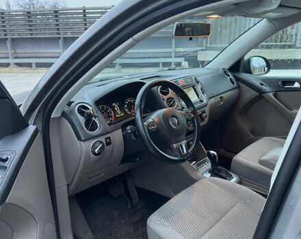 Серый Фольксваген Тигуан, объемом двигателя 1.98 л и пробегом 240 тыс. км за 11500 $, фото 18 на Automoto.ua