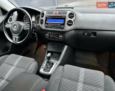 Серый Фольксваген Тигуан, объемом двигателя 2 л и пробегом 285 тыс. км за 10450 $, фото 17 на Automoto.ua