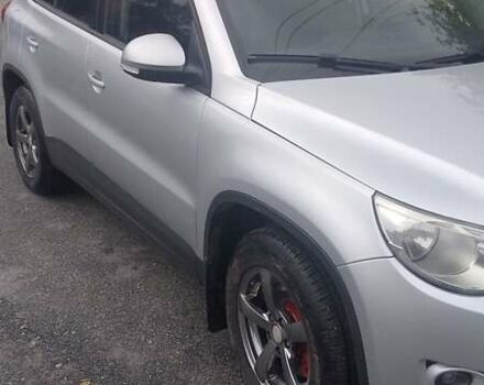 Сірий Фольксваген Тігуан, об'ємом двигуна 2 л та пробігом 250 тис. км за 10800 $, фото 11 на Automoto.ua