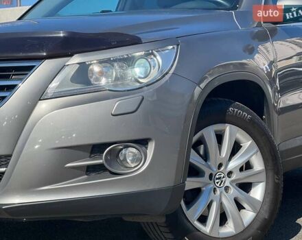 Серый Фольксваген Тигуан, объемом двигателя 2 л и пробегом 201 тыс. км за 11400 $, фото 7 на Automoto.ua