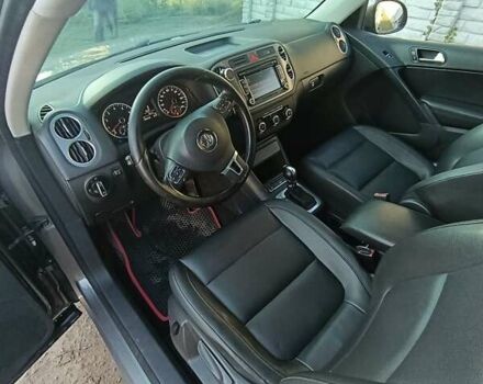 Сірий Фольксваген Тігуан, об'ємом двигуна 2 л та пробігом 288 тис. км за 9000 $, фото 20 на Automoto.ua