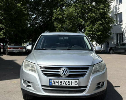 Серый Фольксваген Тигуан, объемом двигателя 1.98 л и пробегом 175 тыс. км за 10000 $, фото 1 на Automoto.ua