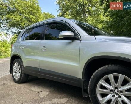 Сірий Фольксваген Тігуан, об'ємом двигуна 2 л та пробігом 268 тис. км за 11600 $, фото 21 на Automoto.ua