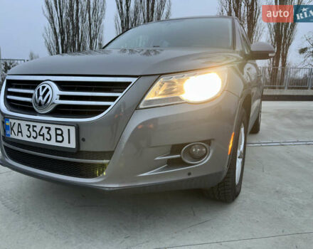 Серый Фольксваген Тигуан, объемом двигателя 1.98 л и пробегом 240 тыс. км за 11500 $, фото 22 на Automoto.ua