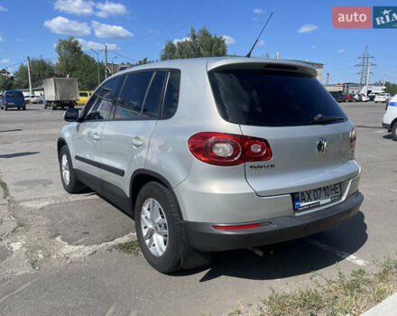 Серый Фольксваген Тигуан, объемом двигателя 1.98 л и пробегом 151 тыс. км за 11500 $, фото 3 на Automoto.ua