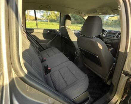 Сірий Фольксваген Тігуан, об'ємом двигуна 2 л та пробігом 203 тис. км за 10800 $, фото 7 на Automoto.ua