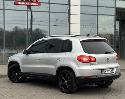 Серый Фольксваген Тигуан, объемом двигателя 2 л и пробегом 225 тыс. км за 11500 $, фото 20 на Automoto.ua