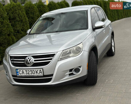 Серый Фольксваген Тигуан, объемом двигателя 1.98 л и пробегом 251 тыс. км за 9200 $, фото 7 на Automoto.ua