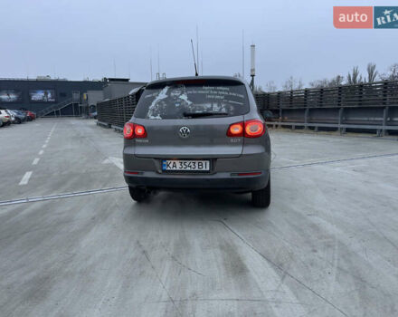 Серый Фольксваген Тигуан, объемом двигателя 1.98 л и пробегом 240 тыс. км за 11500 $, фото 7 на Automoto.ua