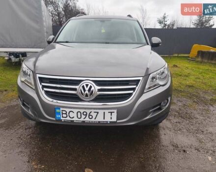 Сірий Фольксваген Тігуан, об'ємом двигуна 2 л та пробігом 115 тис. км за 11200 $, фото 2 на Automoto.ua