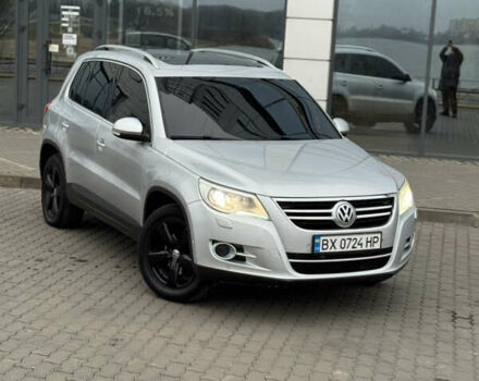 Серый Фольксваген Тигуан, объемом двигателя 2 л и пробегом 225 тыс. км за 11500 $, фото 2 на Automoto.ua