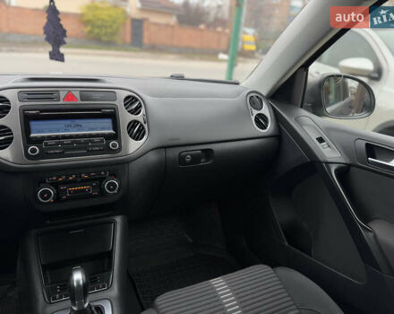 Серый Фольксваген Тигуан, объемом двигателя 2 л и пробегом 285 тыс. км за 10999 $, фото 17 на Automoto.ua