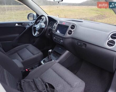 Сірий Фольксваген Тігуан, об'ємом двигуна 2 л та пробігом 194 тис. км за 10800 $, фото 12 на Automoto.ua