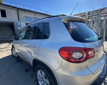 Серый Фольксваген Тигуан, объемом двигателя 2 л и пробегом 132 тыс. км за 10900 $, фото 7 на Automoto.ua