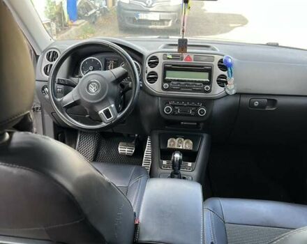 Серый Фольксваген Тигуан, объемом двигателя 1.97 л и пробегом 179 тыс. км за 12600 $, фото 2 на Automoto.ua