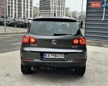 Серый Фольксваген Тигуан, объемом двигателя 2 л и пробегом 285 тыс. км за 10450 $, фото 4 на Automoto.ua